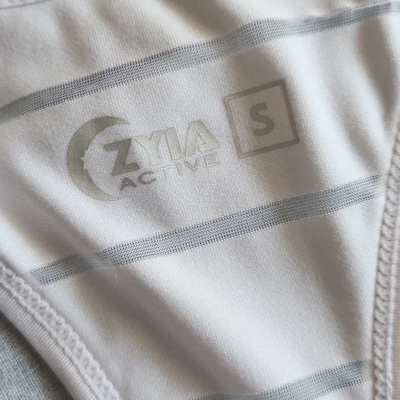 Zyia bundle of 2 tank tops womans size small - Picture 2 of 9